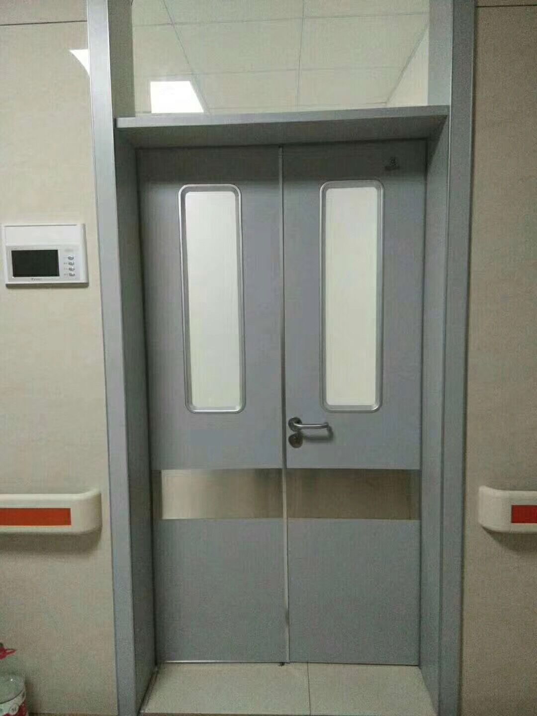 醫(yī)院門